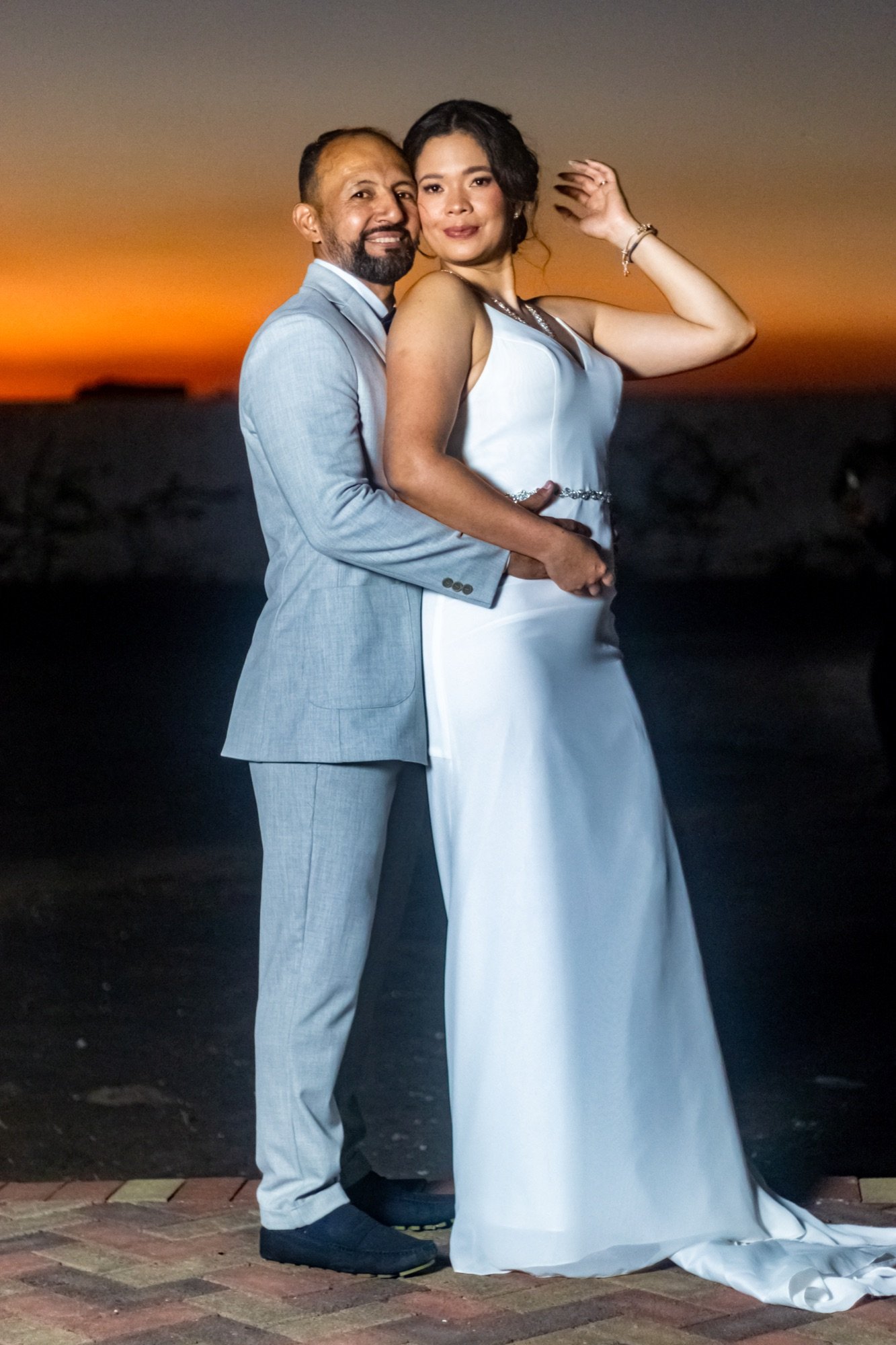 Pareja de recién casados durante su boda